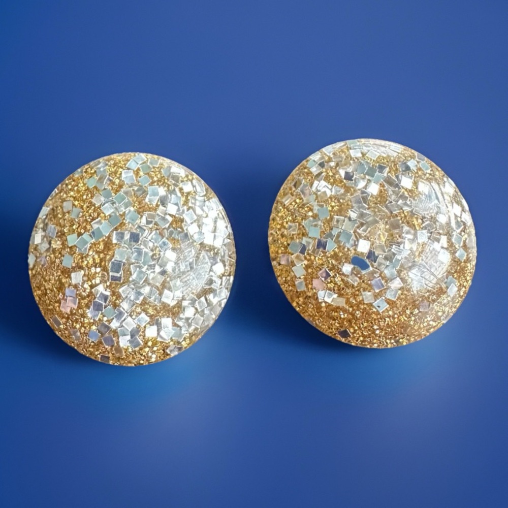 Fabulous Vintage Confetti Lucite Button Statement Clip Earrings Gold & Silver 1”